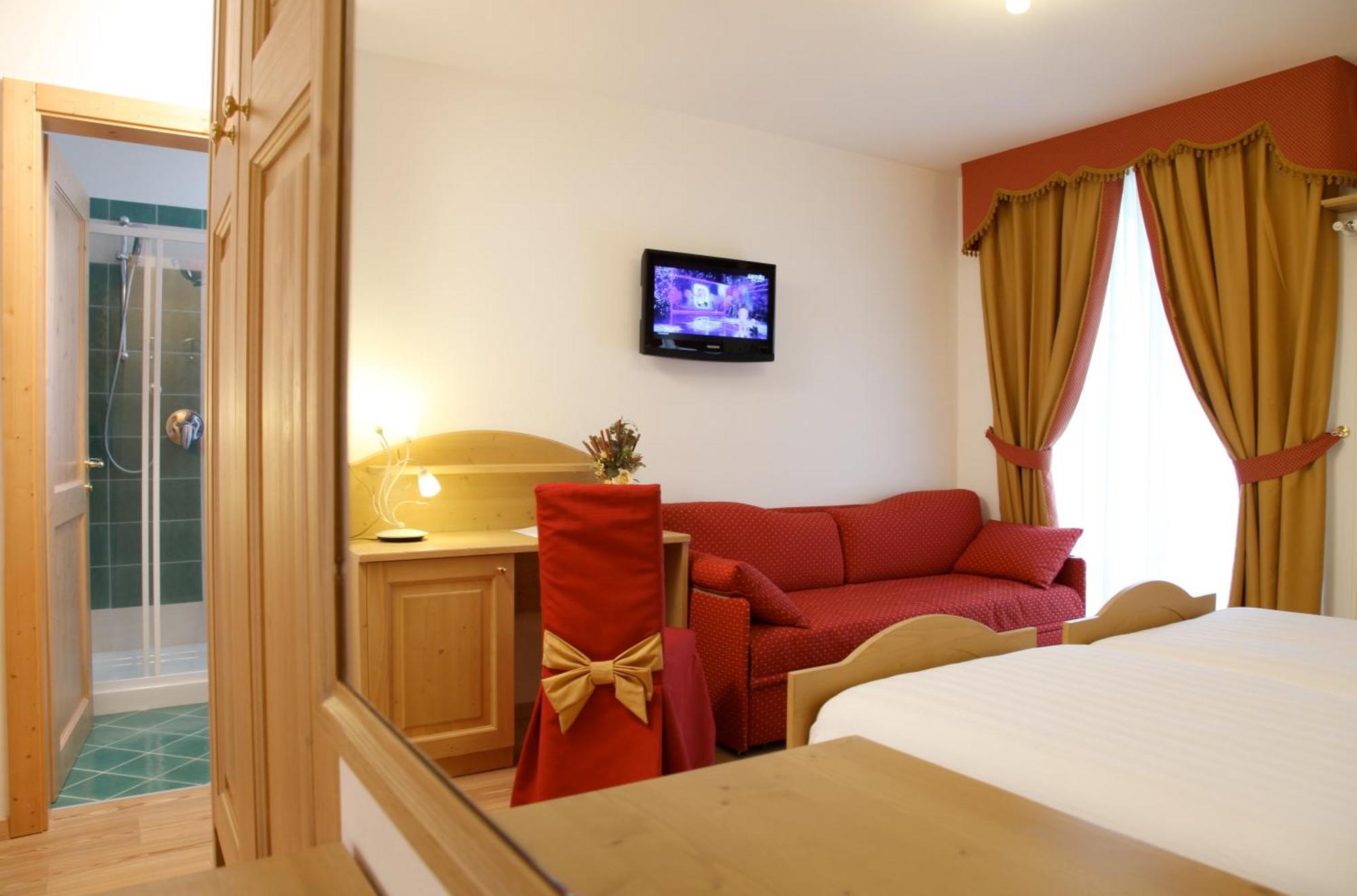 Gran Vacanze Hotel Garnì Rooms&Apartments Dimaro Buitenkant foto