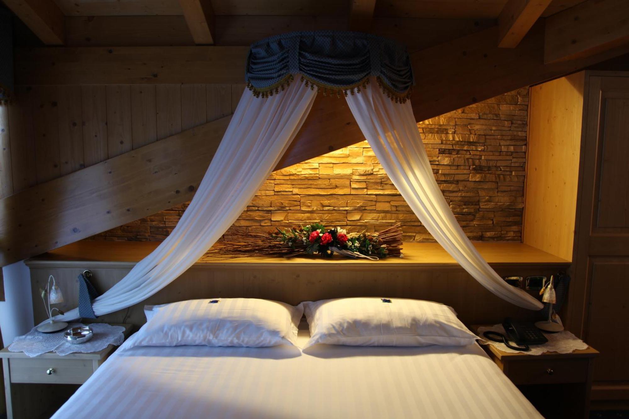 Gran Vacanze Hotel Garnì Rooms&Apartments Dimaro Buitenkant foto