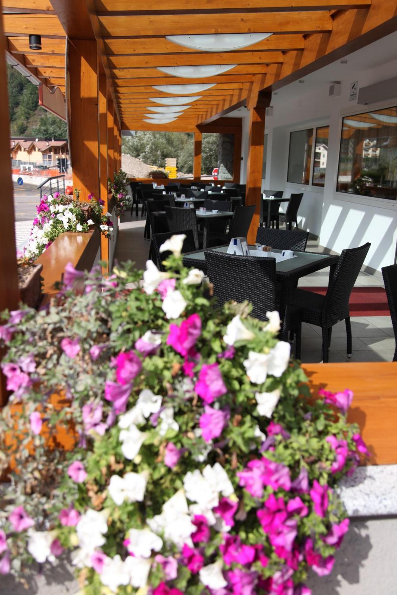 Gran Vacanze Hotel Garnì Rooms&Apartments Dimaro Buitenkant foto