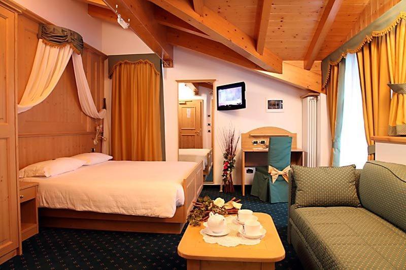 Gran Vacanze Hotel Garnì Rooms&Apartments Dimaro Kamer foto